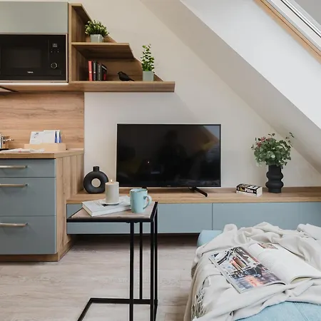 Lejlighed Days - Attic 1bdr - Workspace - Garage - Smichov Prag